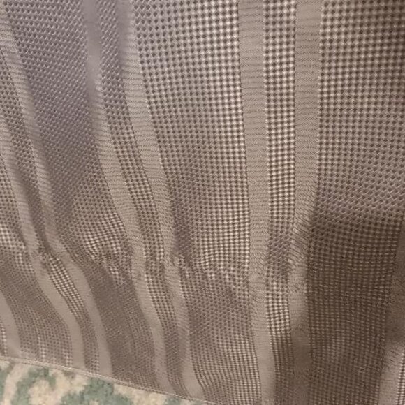 7 pc Gray Shower Curtain Set, Rings,  Magnetic Liner 2 rugs set - Picture 4 of 14